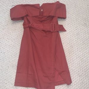 Super cute off the shoulder dress!